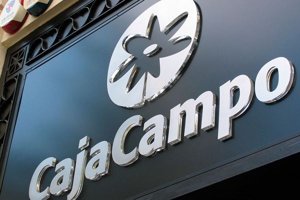 Rótulos y letras en metacrilato